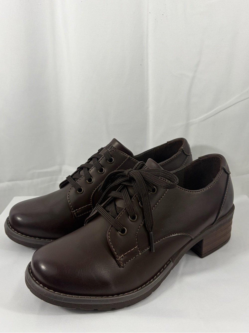 NWT Eastland Women’s Size 8.5 Dark Brown Lace-Up Casual Oxfords - Picture 6 of 10